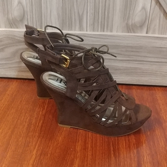 Brown Wedges - Picture 1 of 6